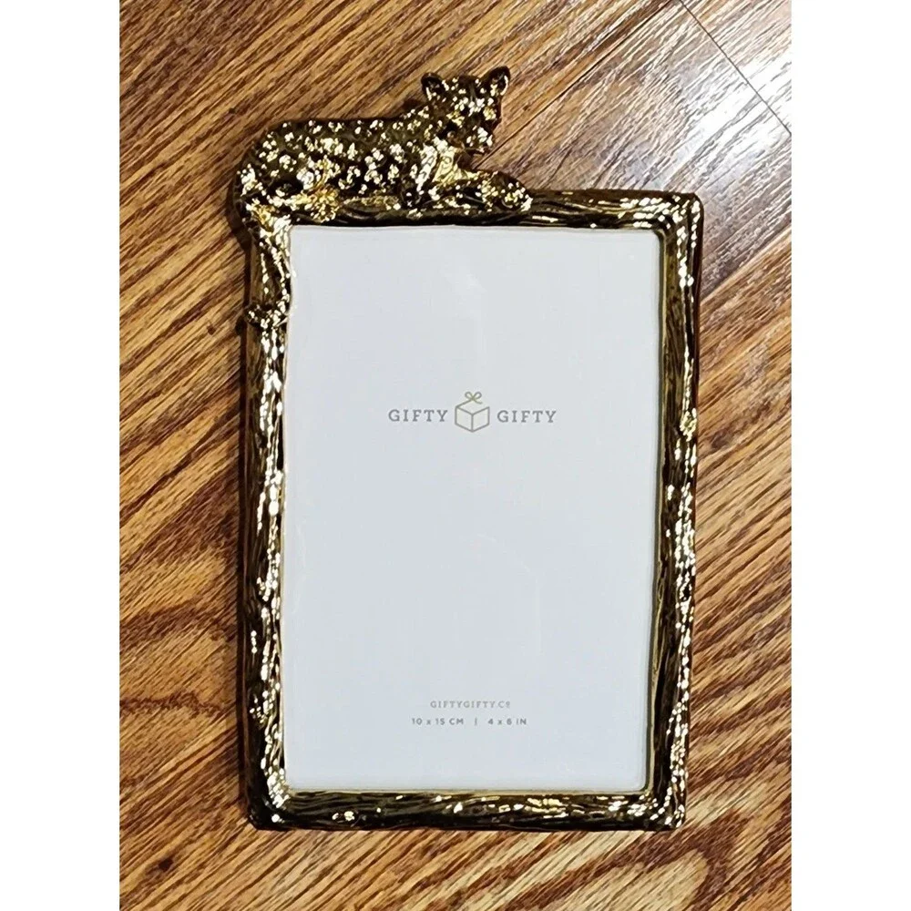 Gold toned Leopard Photo Frame / 4x6 in Vertical Display